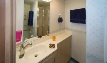 cabin-3-head-turks-and-caicos-explorer-2-explorer-ventures-liveaboard-diving