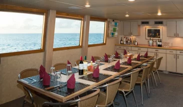 dinner-table-turks-and-caicos-explorer-2-explorer-ventures-liveaboard-diving